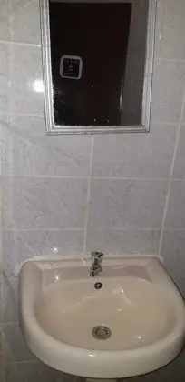 Oda, 1 Çift Kişilik Yatak, Ortak Banyo