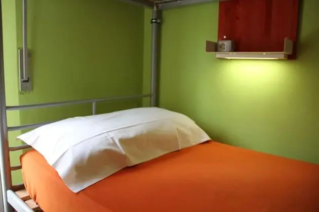 Tek Kişilik Oda, Ortak Banyo