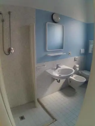 Üç Kişilik Oda, Banyolu/Duşlu