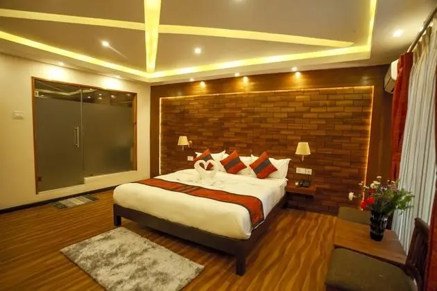 Executive Suite, 1 King Bed, Balcony (Complimentary Airport Pick-up)