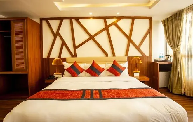 Executive Suite, 1 King Bed, Balcony (Complimentary Airport Pick-up)