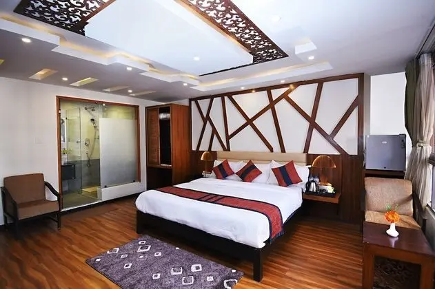 Executive Suite, 1 King Bed, Balcony (Complimentary Airport Pick-up)