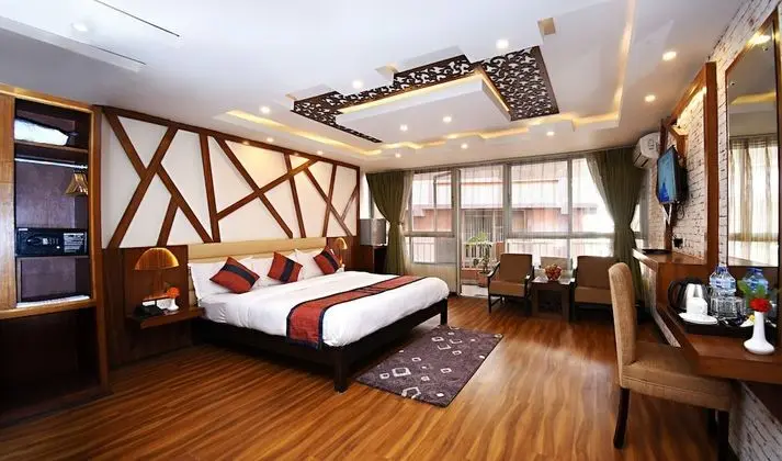 Executive Suite, 1 King Bed, Balcony (Complimentary Airport Pick-up)