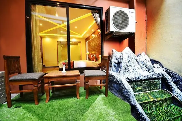 Executive Suite, 1 King Bed, Balcony (Complimentary Airport Pick-up)