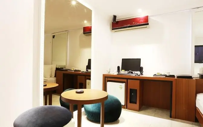 Oda (Standard road maintenance (Random ass)