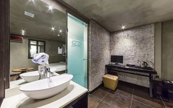 Oda (Standard road maintenance (Random ass)