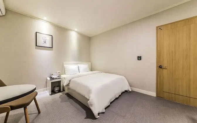 Oda (Premium (electric panel + noiseless r)