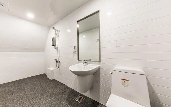 Oda (Deluxe room walk-in only (65-inch TV )