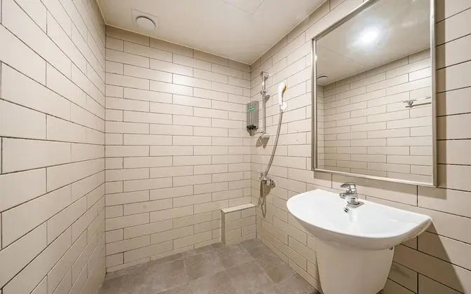 Oda (VIP room (65-inch TV Netflix air puri)