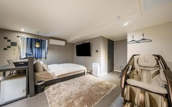 Oda (VVIP Room (65-inch TV Netflix massage)