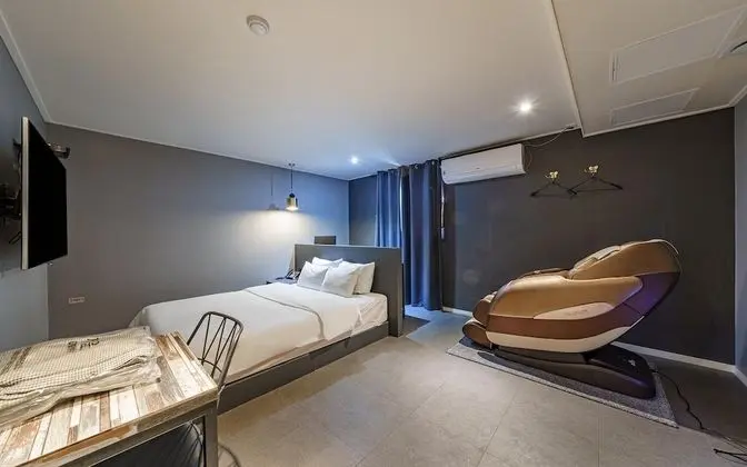 Oda (VVIP Room (65-inch TV Netflix massage)