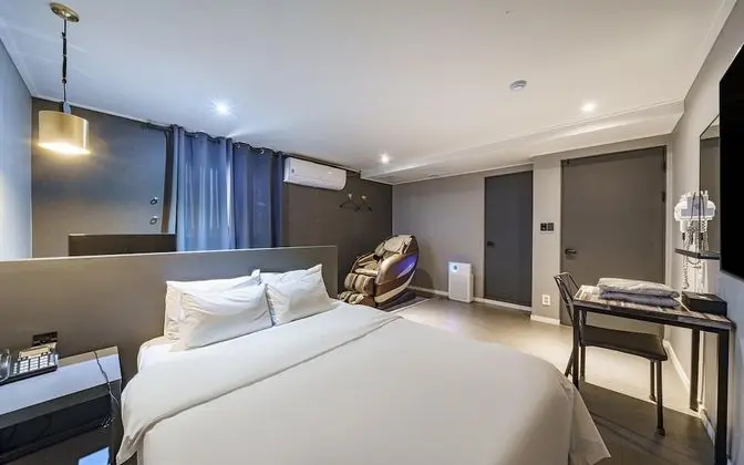 Oda (VVIP Room (65-inch TV Netflix massage)