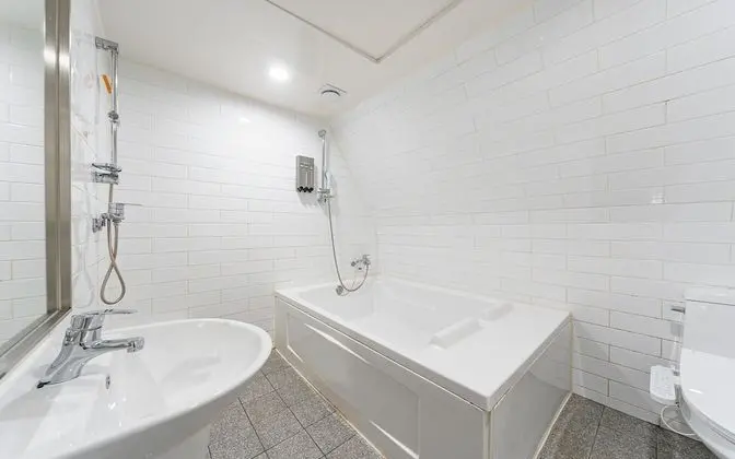 Oda (VVIP Room (65-inch TV Netflix massage)