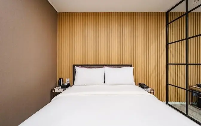 Oda (2 PCs for gaming (Netflix can be watc)