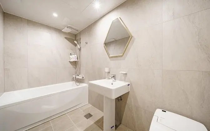 Oda (2 PCs for gaming (Netflix can be watc)