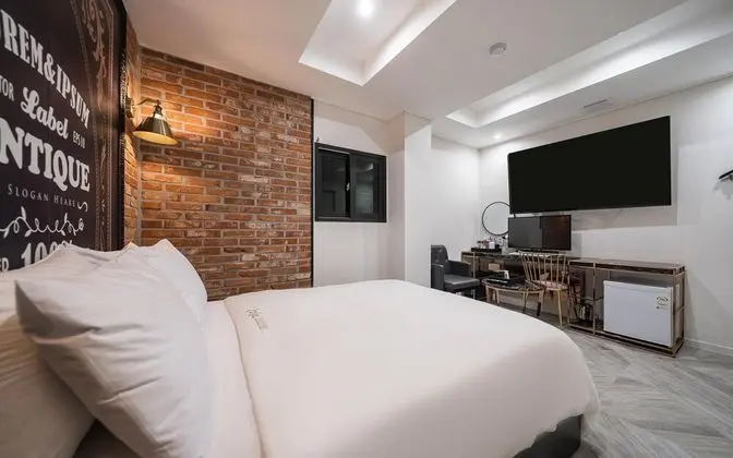 Oda (2 PCs for gaming (Netflix can be watc)