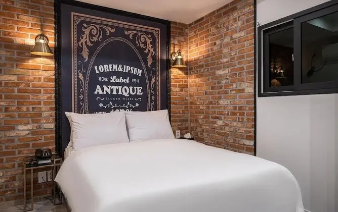 Oda (2 PCs for gaming (Netflix can be watc)