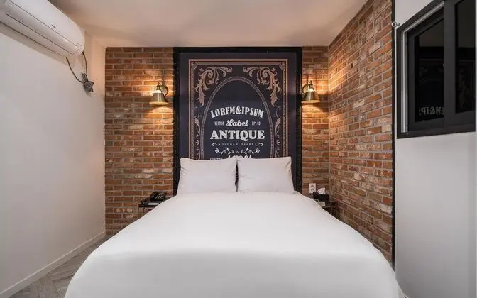 Oda (2 PCs for gaming (Netflix can be watc)