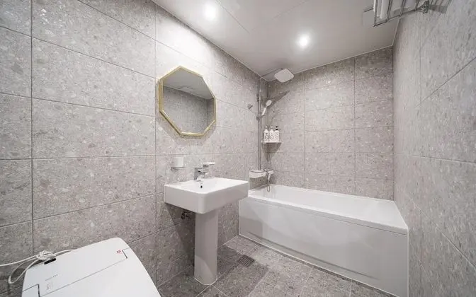 Oda (2 PCs for gaming (Netflix can be watc)