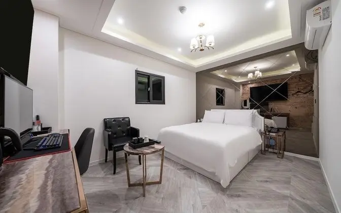 Oda (Gaming 1PC (Netflix available) (Ultra)