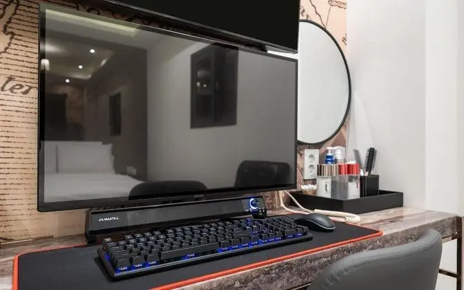 Oda (Gaming 1PC (Netflix available) (Ultra)