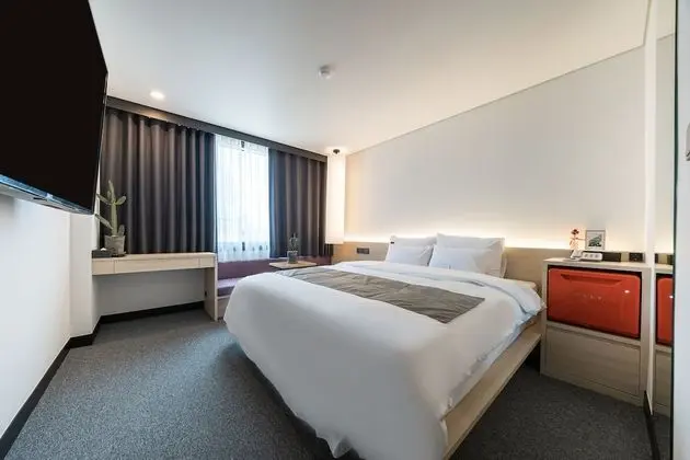 Deluxe Tek Büyük Yataklı Oda