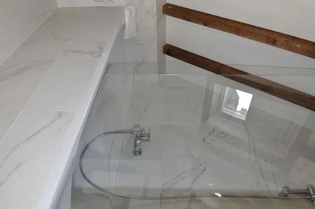 Basic Tek Büyük Yataklı Oda