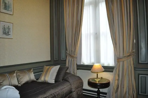 Junior Süit (Triple)