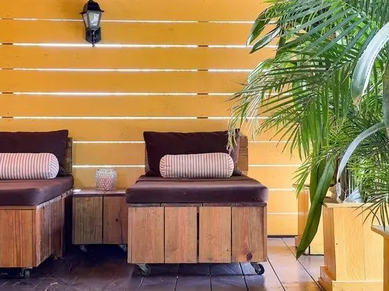 One-bedroom Garden Bungalow