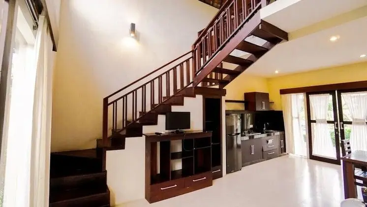 Stüdyo, Havuz Manzaralı