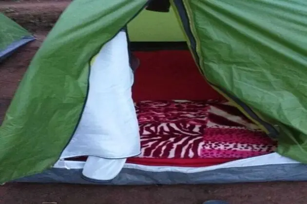 Basic Çadır, Tepe Manzaralı