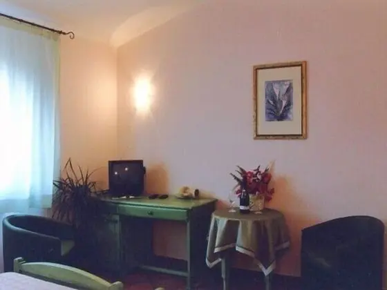 Tek Büyük Yataklı Oda, Balkon, Bahçe Manzaralı