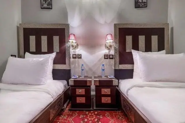 İki Ayrı Yataklı Oda, Sigara İçilmez