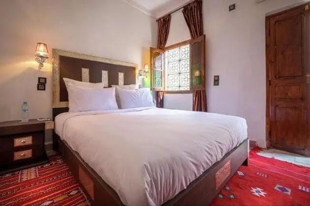 Tek Büyük Yataklı Oda, Sigara İçilmez