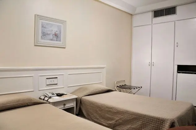 Superior Tek Büyük veya İki Ayrı Yataklı Oda (1 Cama Casal e 1 cama solteiro)