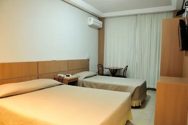 Superior Tek Büyük veya İki Ayrı Yataklı Oda (1 Cama Casal e 1 cama solteiro)