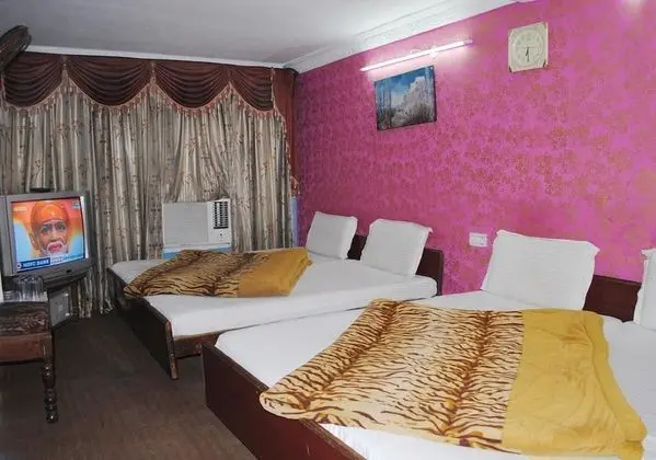 Dört Kişilik Oda, 2 Çift Kişilik Yatak, Sigara İçilmez