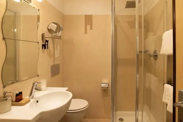 Standard Tek Büyük veya İki Ayrı Yataklı Oda