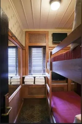 Bunk Bed Cabin, Shared Bathroom