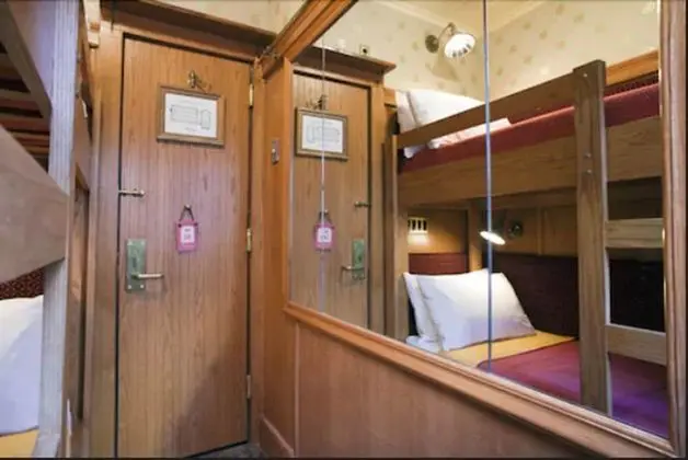 Bunk Bed Cabin, Shared Bathroom