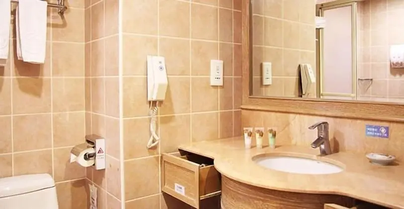 Tek Büyük Yataklı Oda, Buzdolabı, Dağ Manzaralı