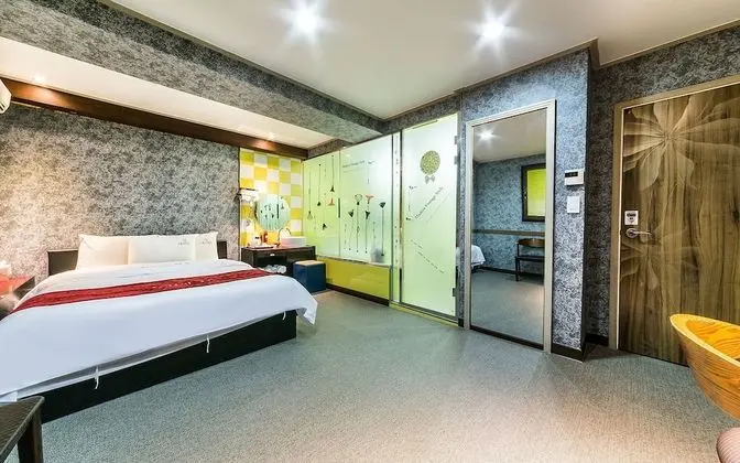 Oda (Deluxe room (Netflix available))