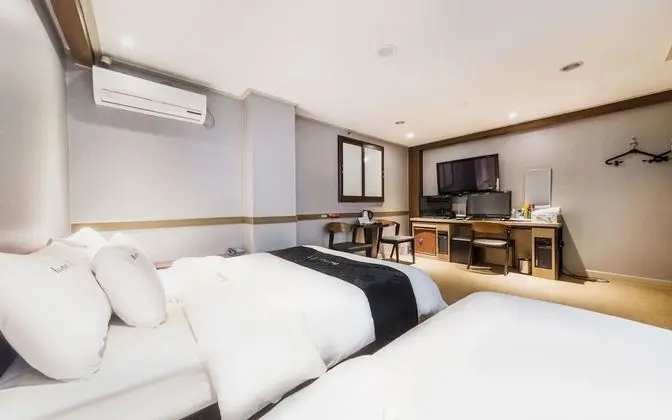 Oda (Deluxe room (Netflix available))