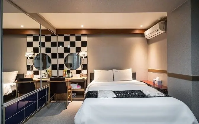 Oda (Deluxe room (Netflix available))