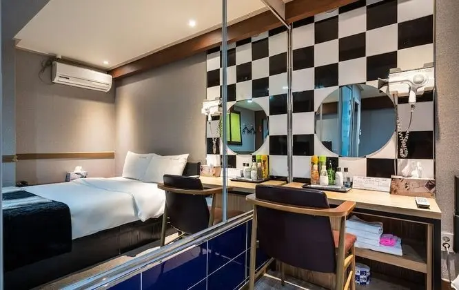 Oda (Deluxe room (Netflix available))