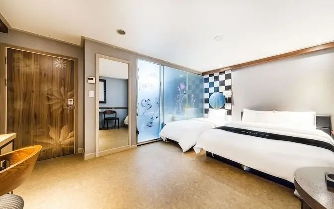 Oda (Deluxe room (Netflix available))