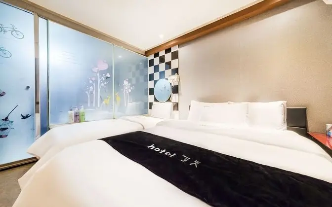 Oda (Deluxe room (Netflix available))