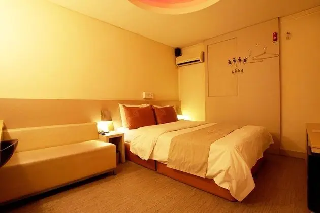 Oda (Night hour room)