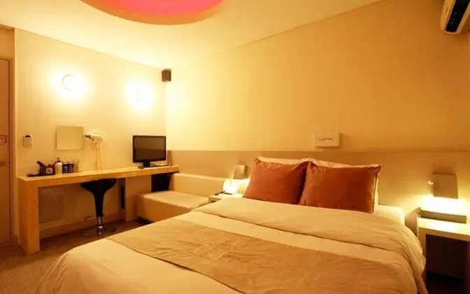 Oda (Night hour room)