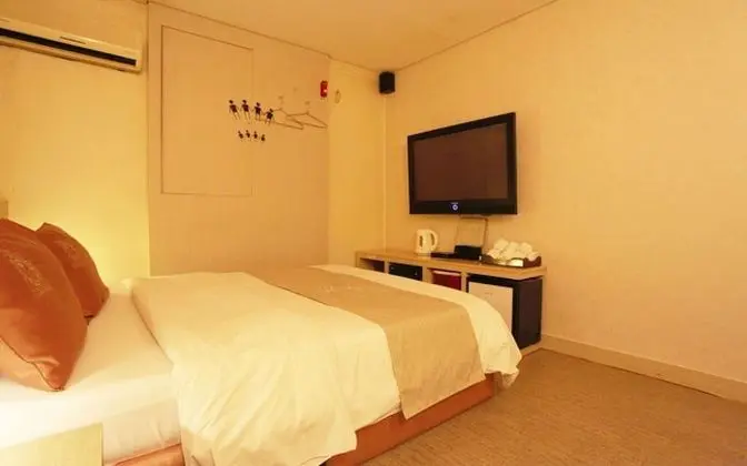 Oda (Night hour room)